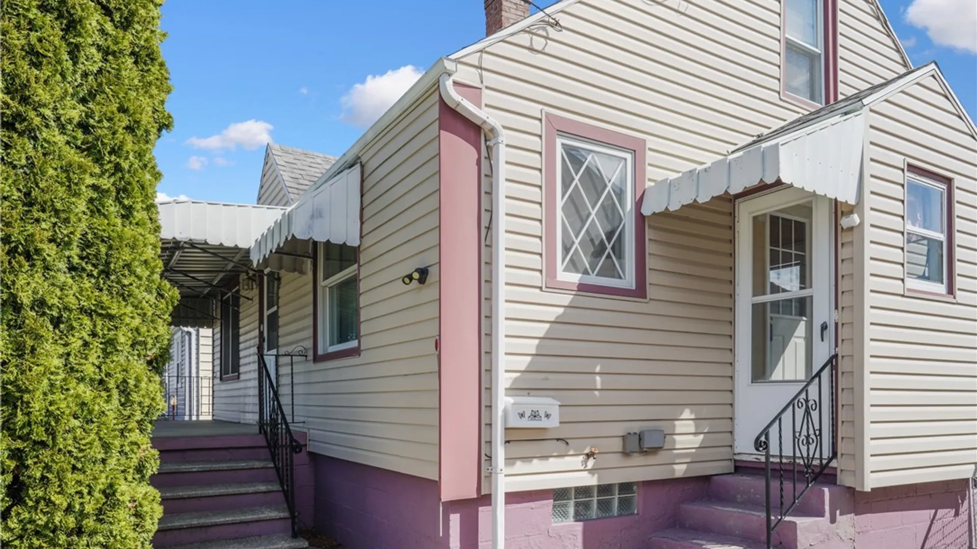 Property at 239 Curtiss Street, Cheektowaga, NY 14212 3