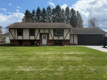 Property at 6 Redwing Lane, Horseheads, NY 14845