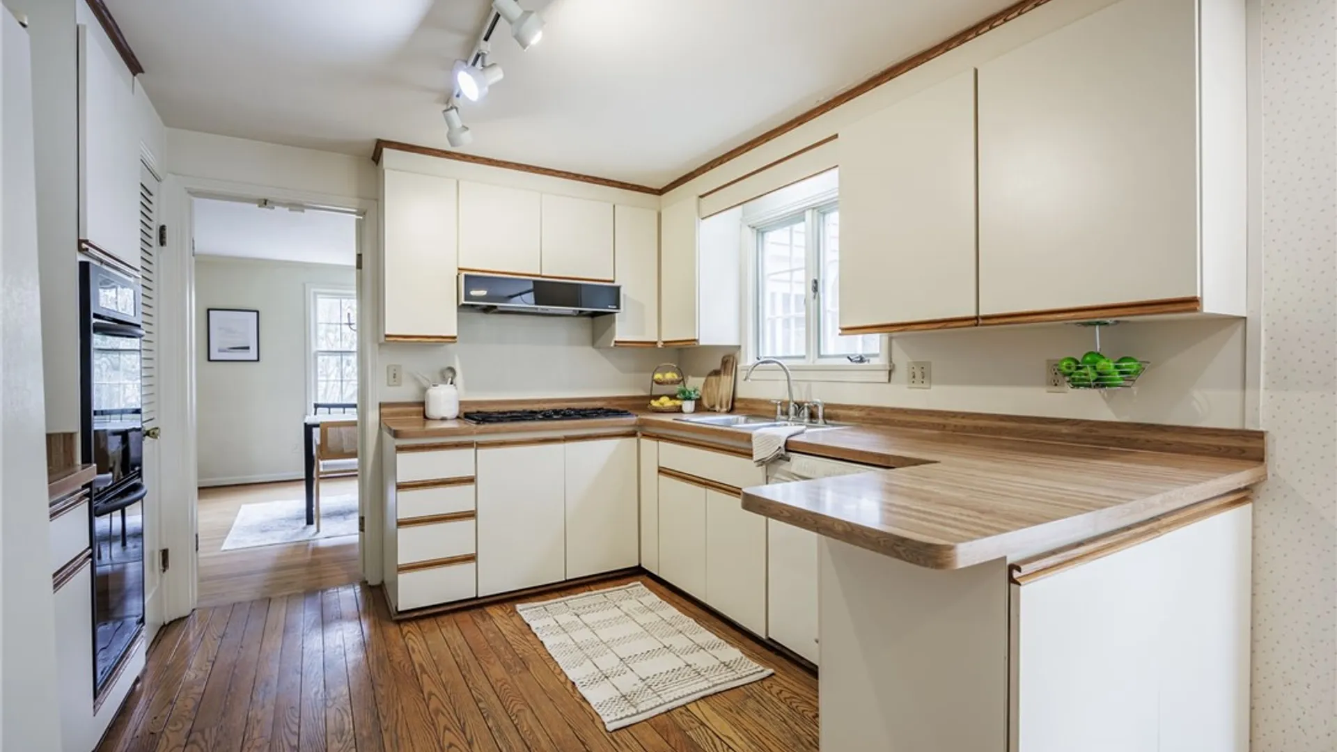 Property at 48 Shelwood Drive, Pittsford, NY 14618 9