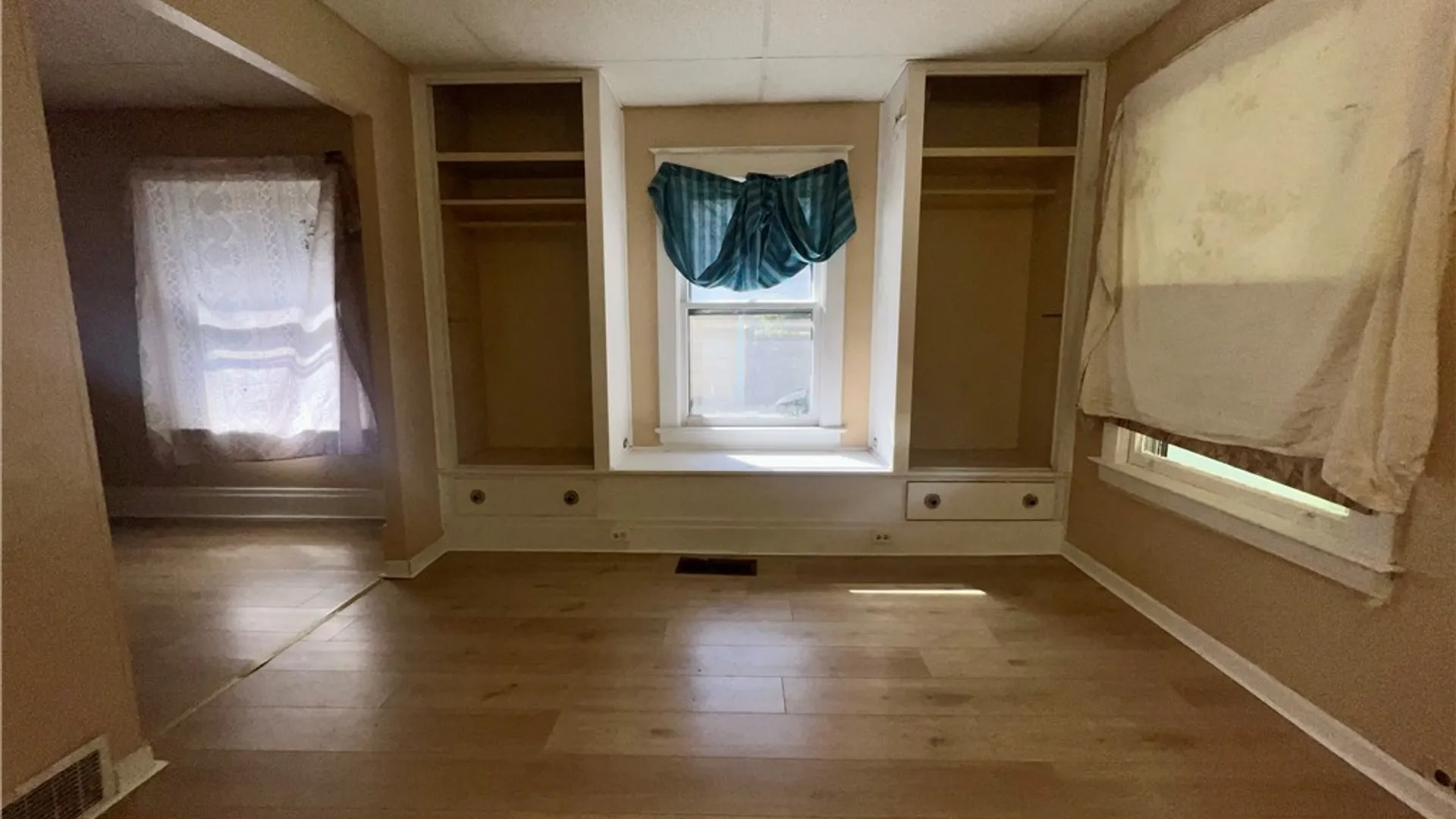 Property at 1611 Linwood Avenue, Niagara Falls, NY 14305 8