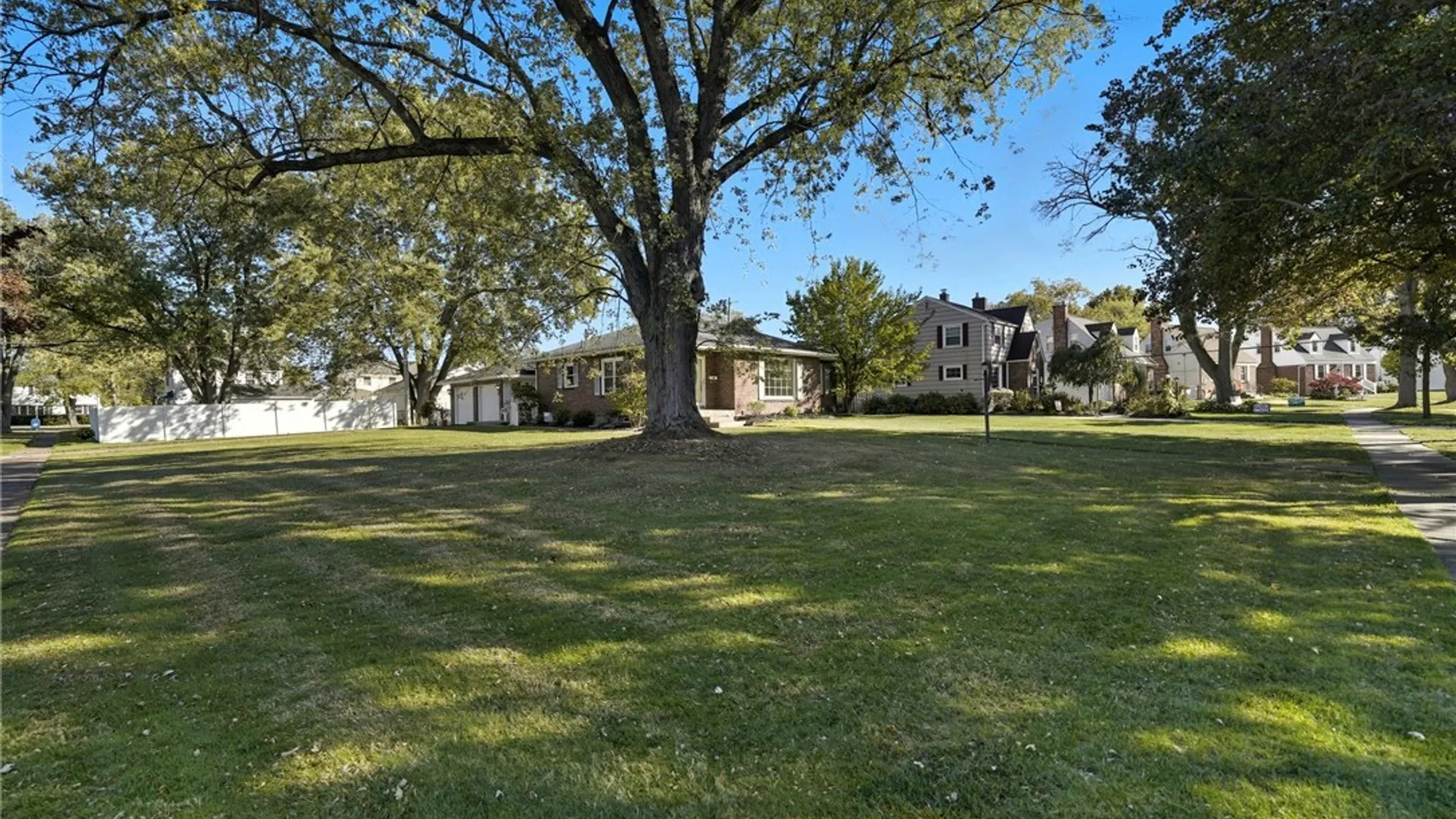 Property at 131 Colvinhurst Drive, Tonawanda, NY 14223 41