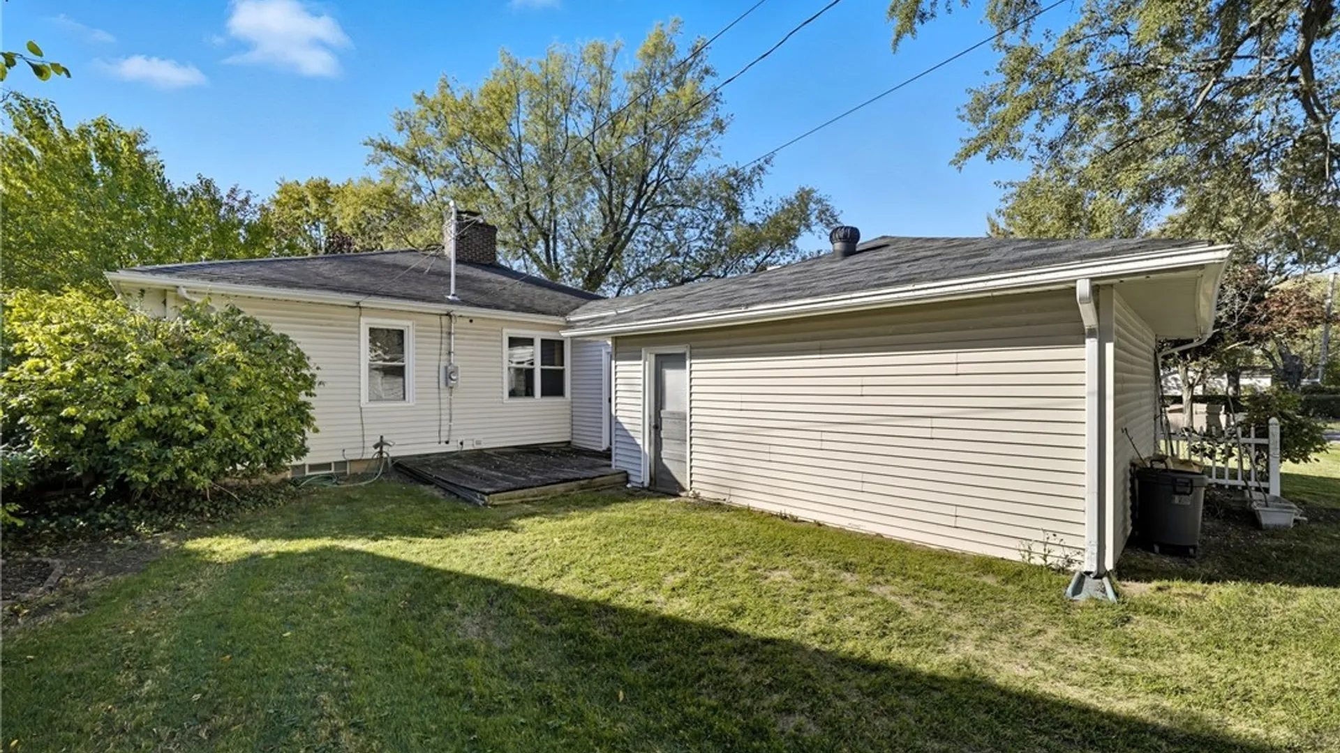 Property at 131 Colvinhurst Drive, Tonawanda, NY 14223 44