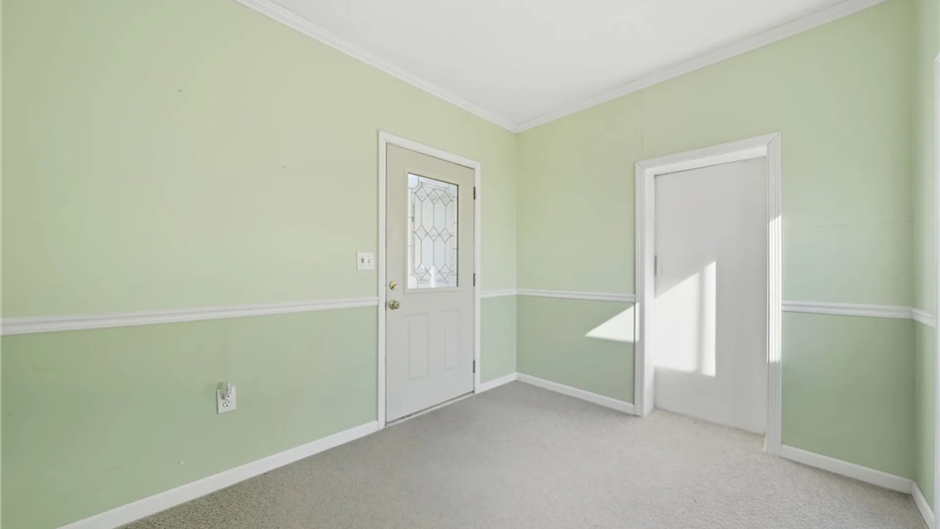 Property at 131 Colvinhurst Drive, Tonawanda, NY 14223 7
