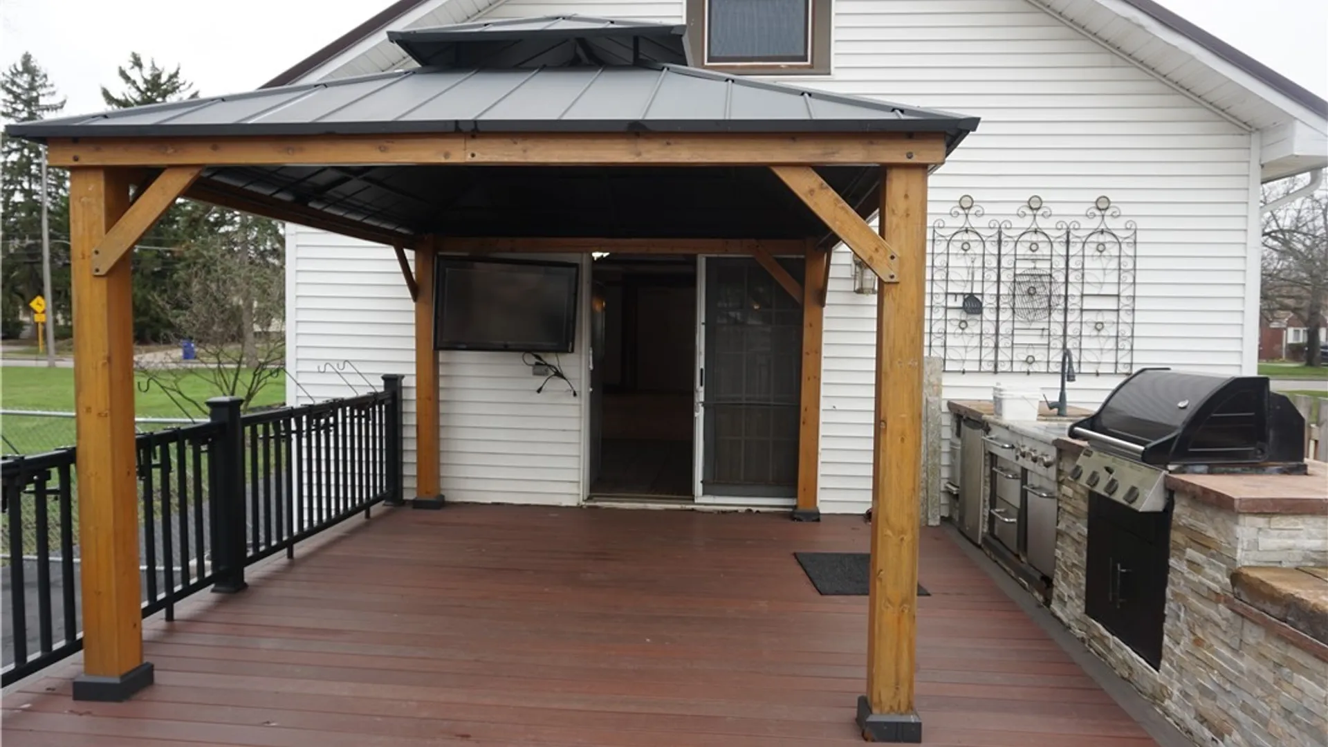 Property at 4835 Harlem Road, Amherst, NY 14226 3