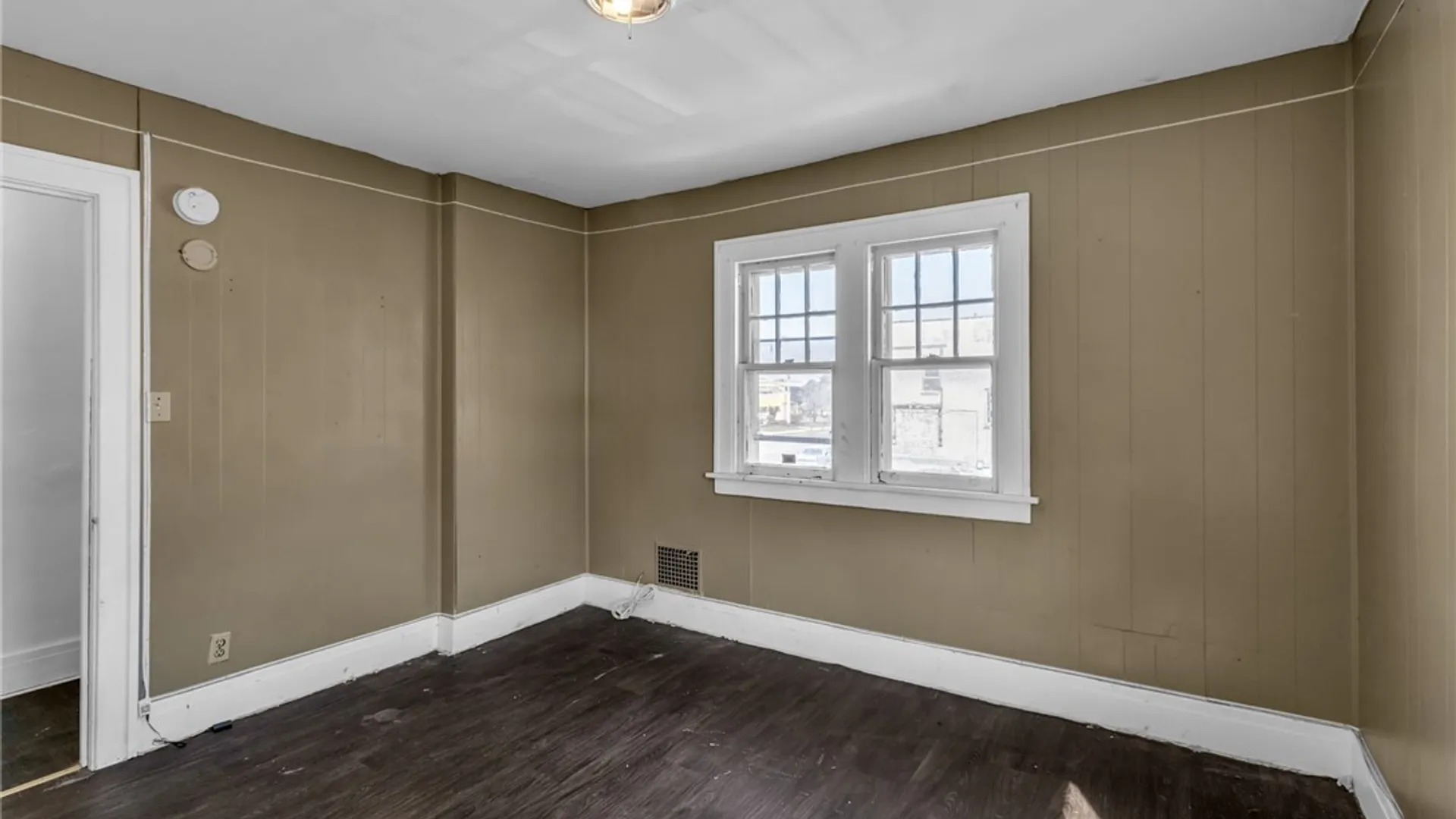 Property at 2143 Niagara Street, Buffalo, NY 14207 16