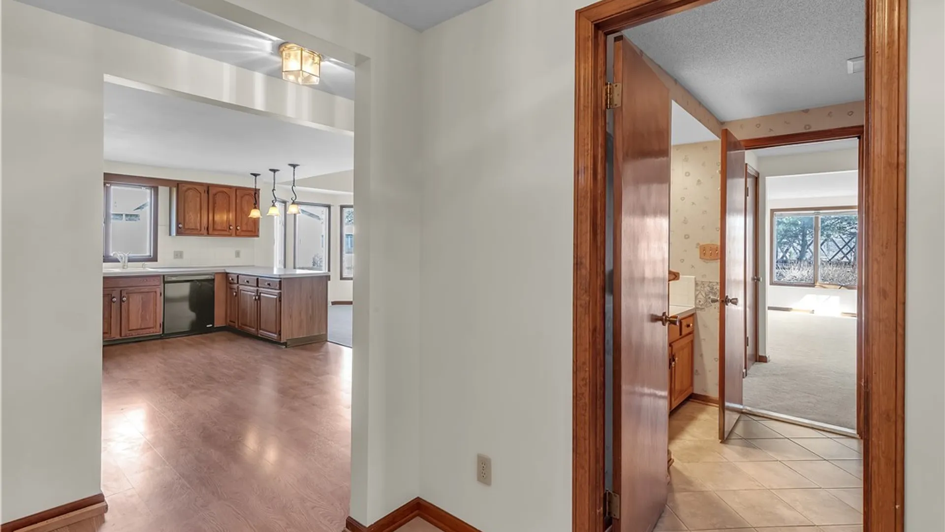 Property at 56 Niagara Shore Drive, Tonawanda, NY 14150 27