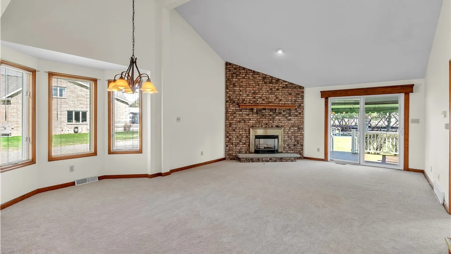 Property at 56 Niagara Shore Drive, Tonawanda, NY 14150 28
