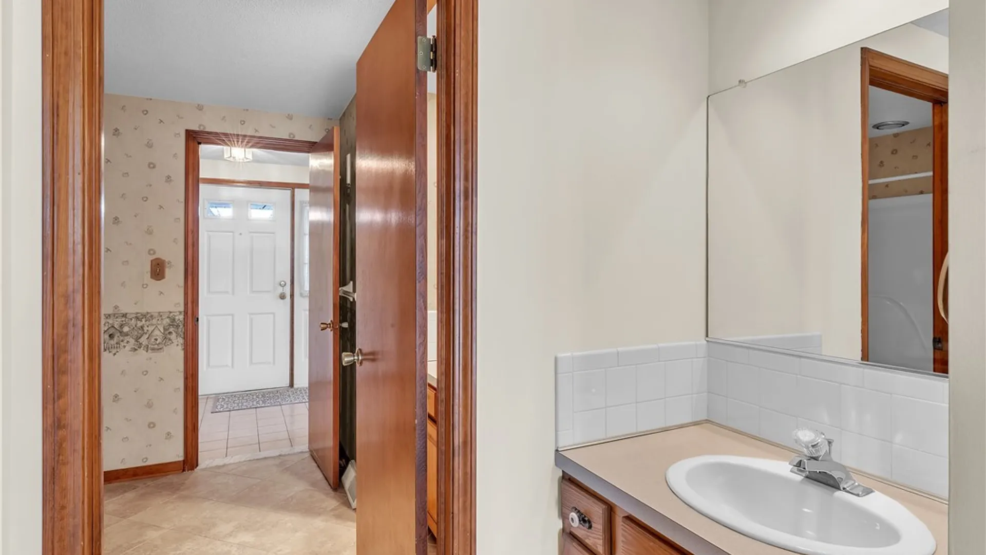 Property at 56 Niagara Shore Drive, Tonawanda, NY 14150 38