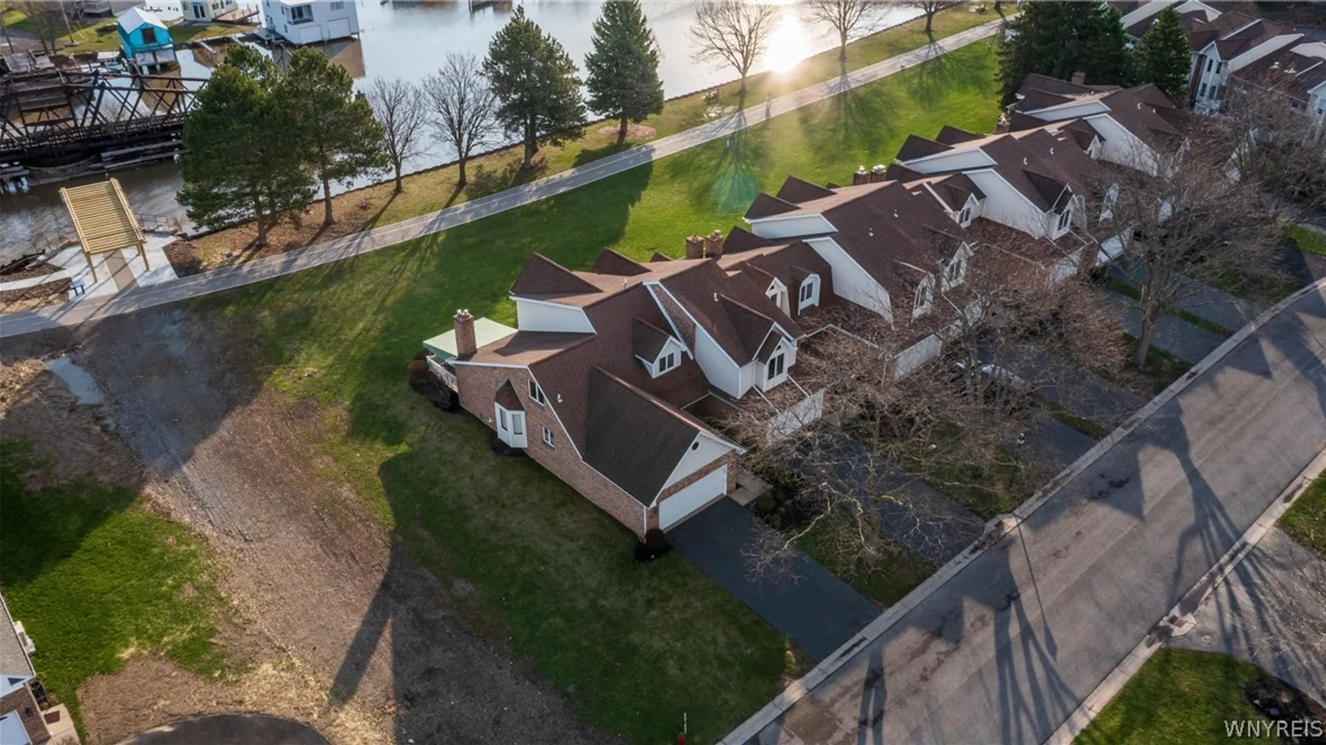 Property at 56 Niagara Shore Drive, Tonawanda, NY 14150 4