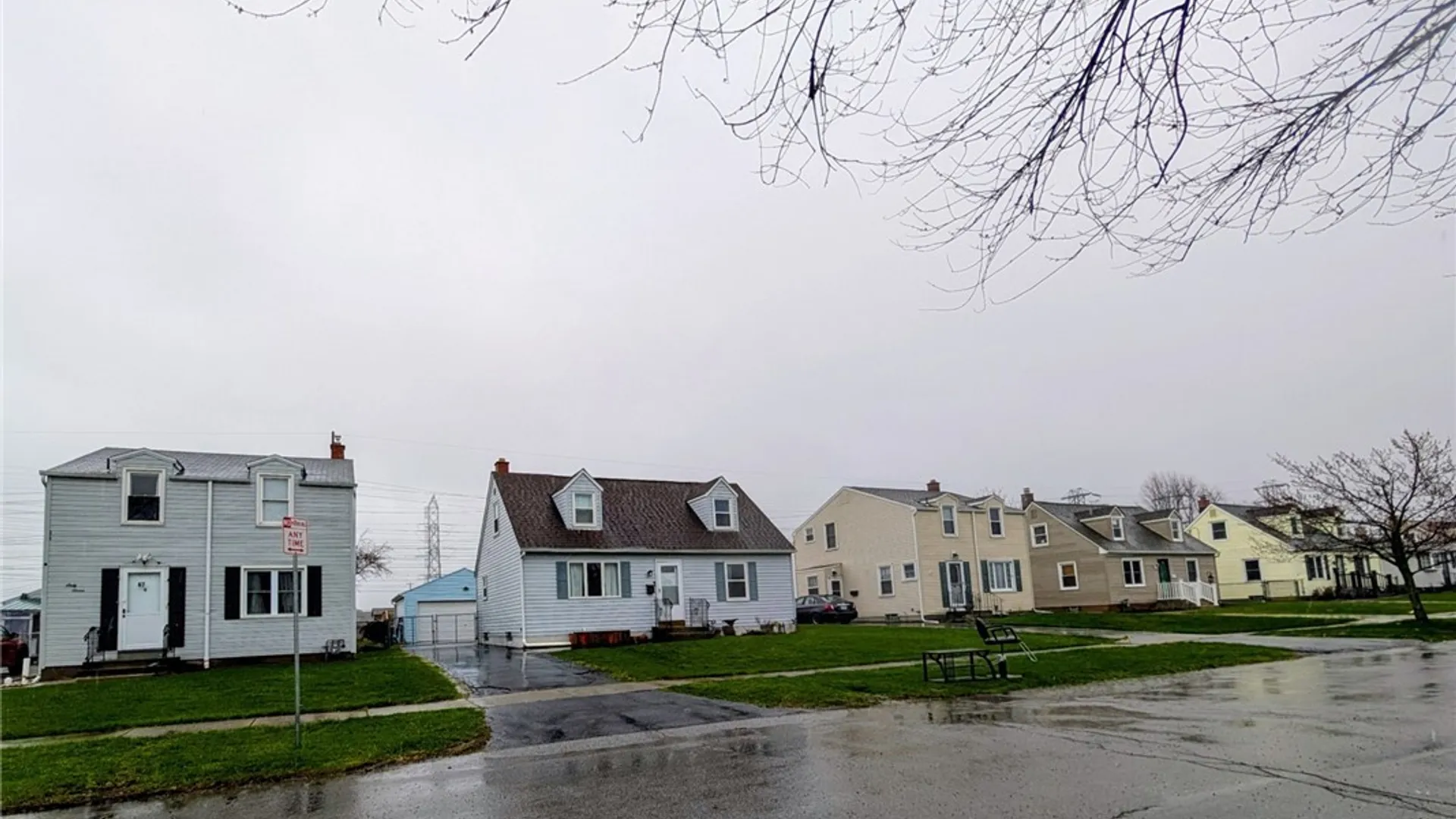 Property at 63 Saint Boniface Road, Cheektowaga, NY 14225 3