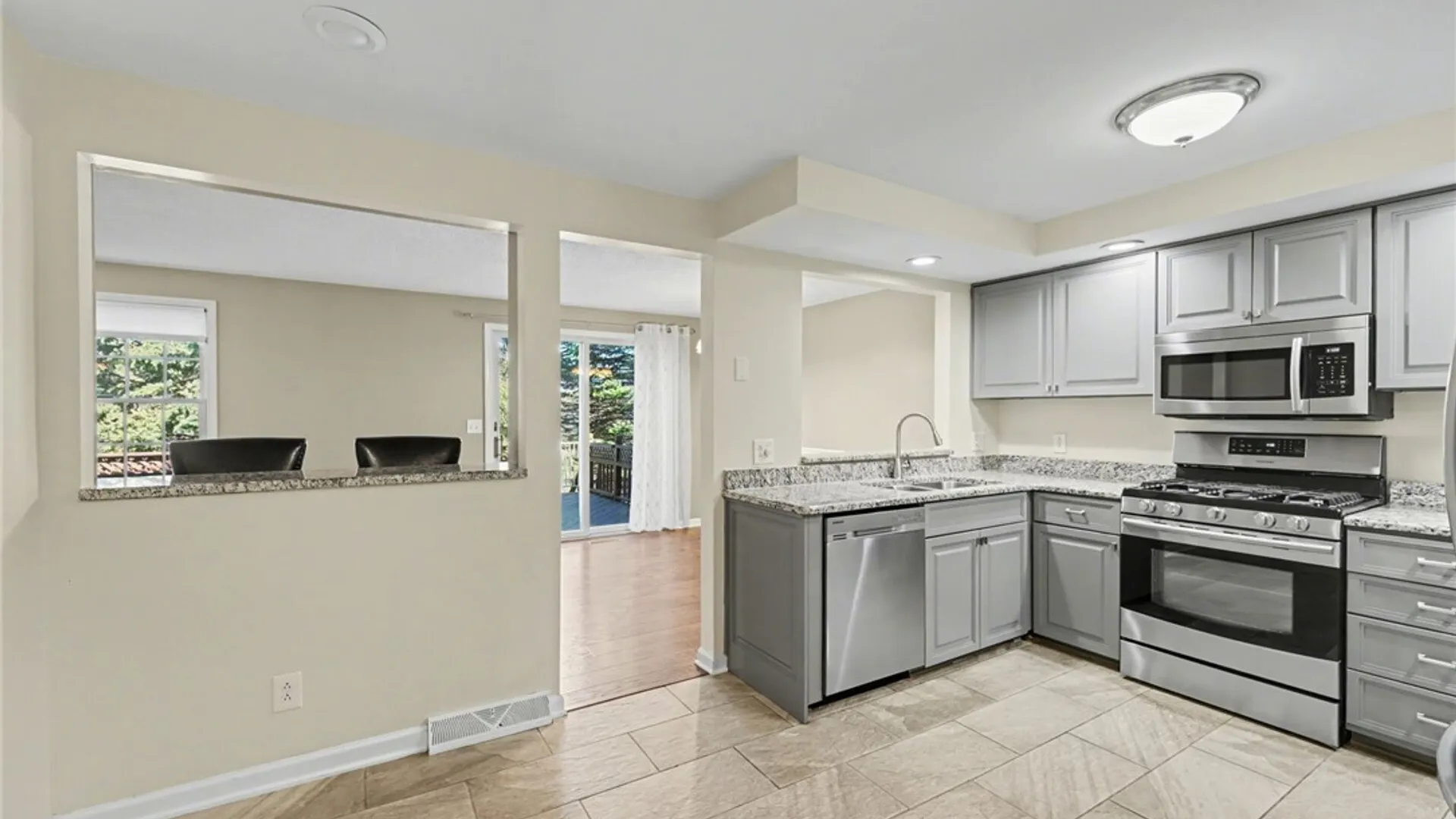 Property at 32 Hill Drive, West Seneca, NY 14224 4