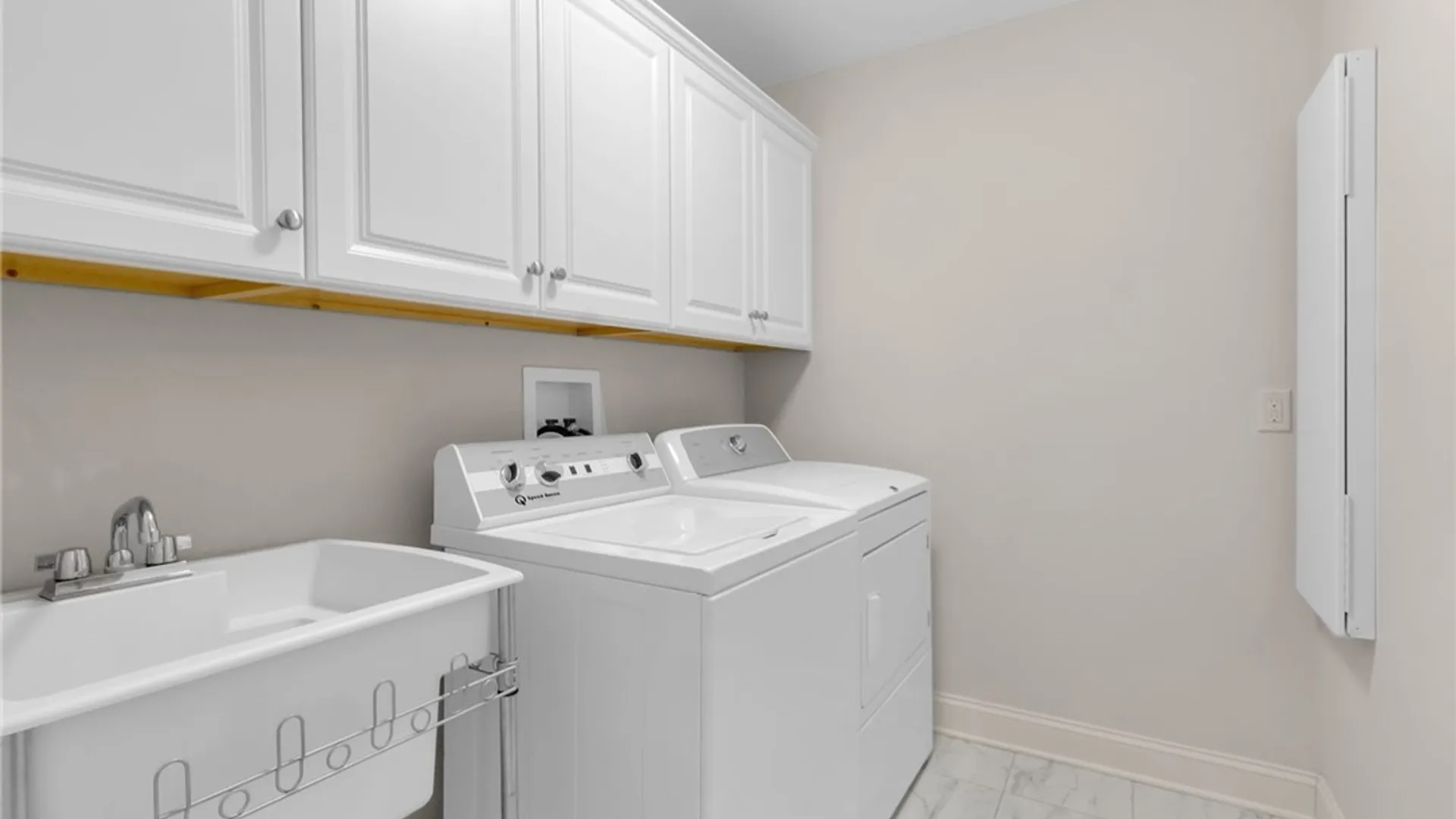 Property at 40 Collins Court, Amherst, NY 14068 15