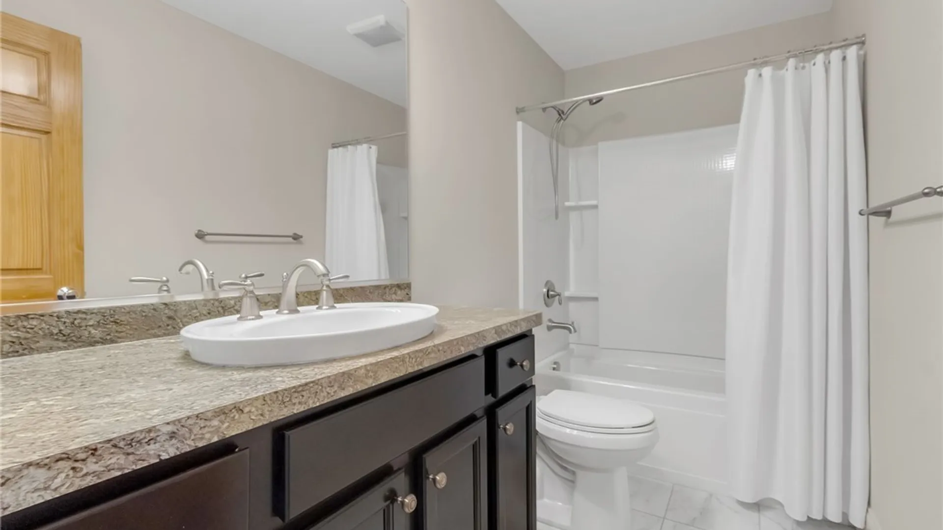 Property at 40 Collins Court, Amherst, NY 14068 30