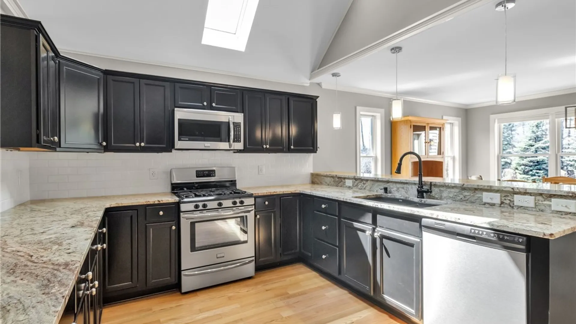 Property at 40 Collins Court, Amherst, NY 14068 7