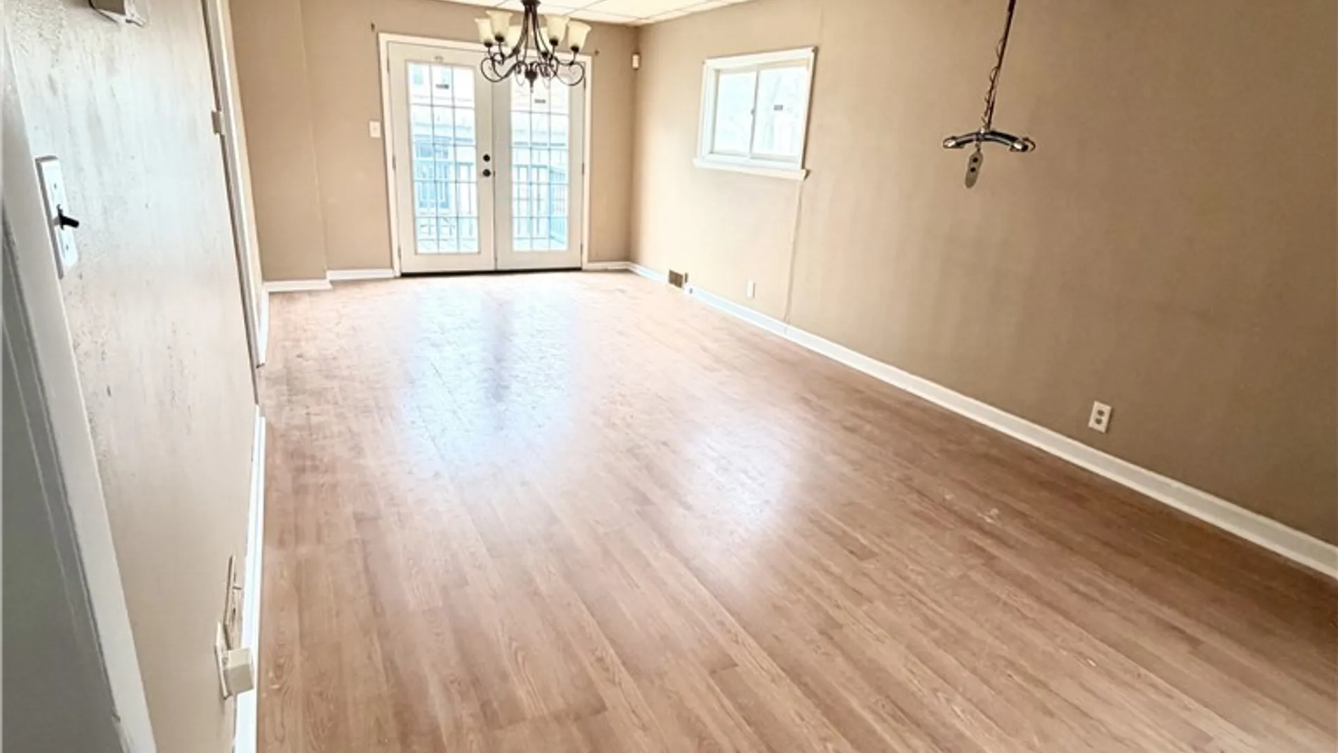 Property at 1847 Weston Avenue, Niagara Falls, NY 14305 4