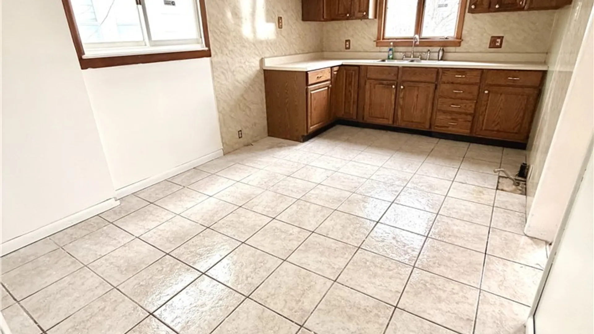 Property at 1847 Weston Avenue, Niagara Falls, NY 14305 5