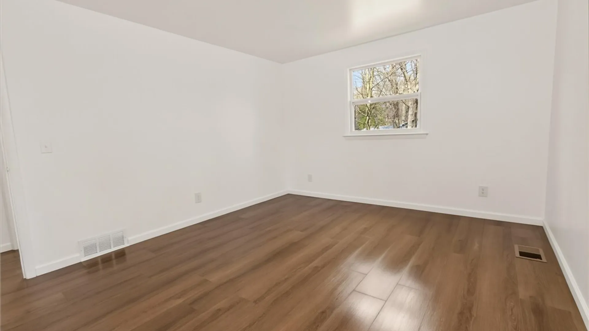 Property at 639 Ironwood Circle, Webster, NY 14580 16