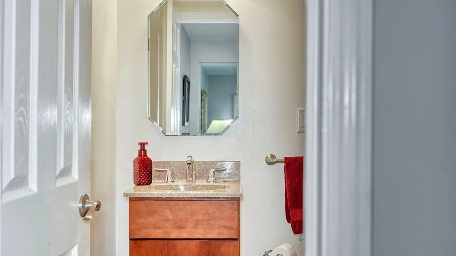 Property at 9 Burncoat Way, Pittsford, NY 14534 27