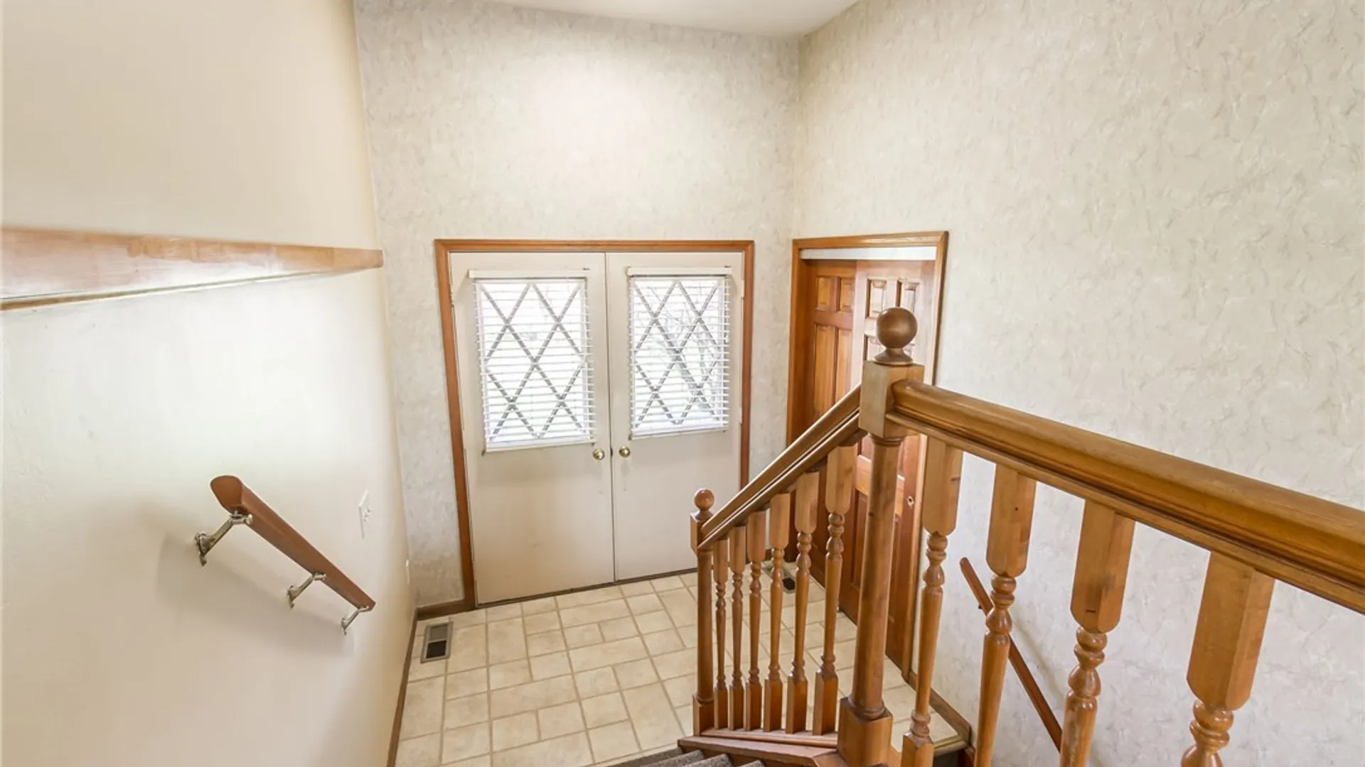 Property at 299 Fairport Road, Pittsford, NY 14445 10