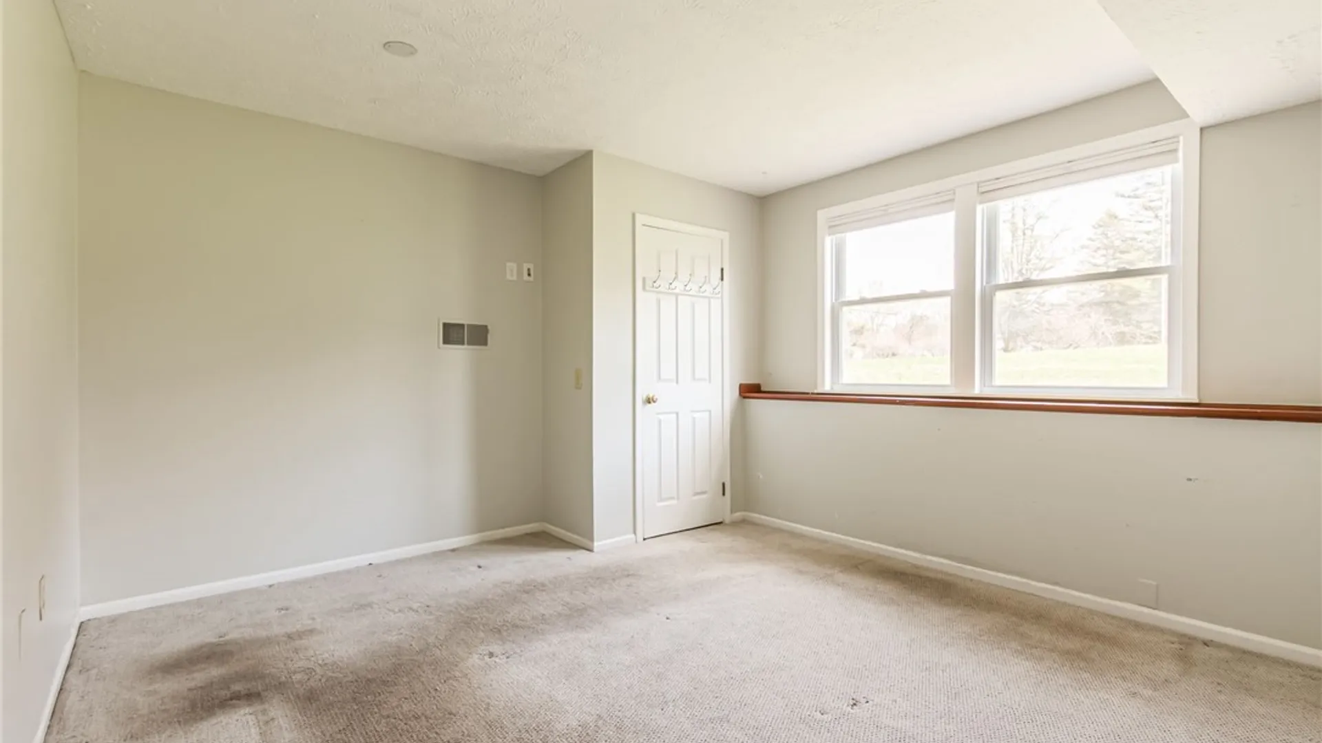 Property at 299 Fairport Road, Pittsford, NY 14445 37