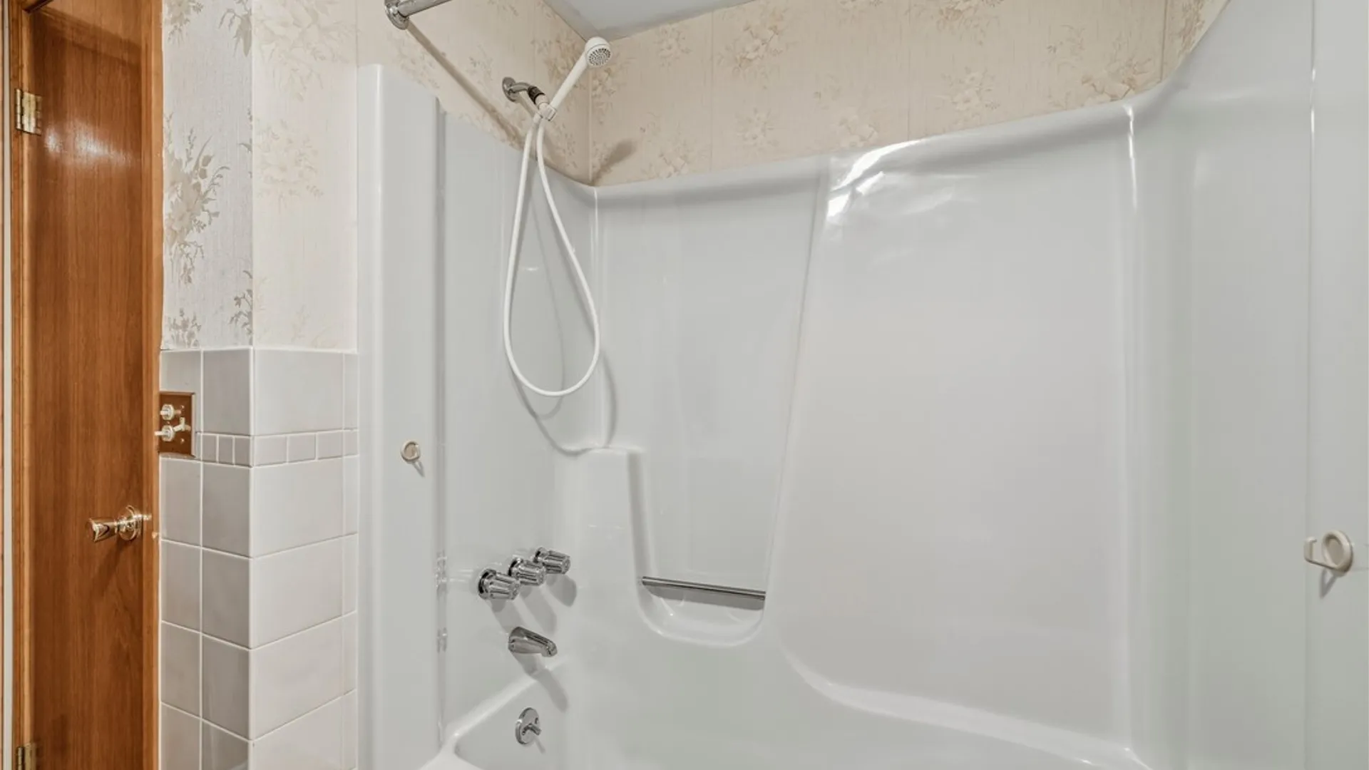 Property at 6941 Rebecca Drive, Wheatfield, NY 14304 30