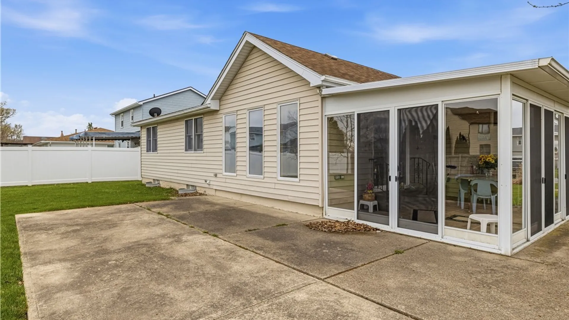 Property at 6941 Rebecca Drive, Wheatfield, NY 14304 35