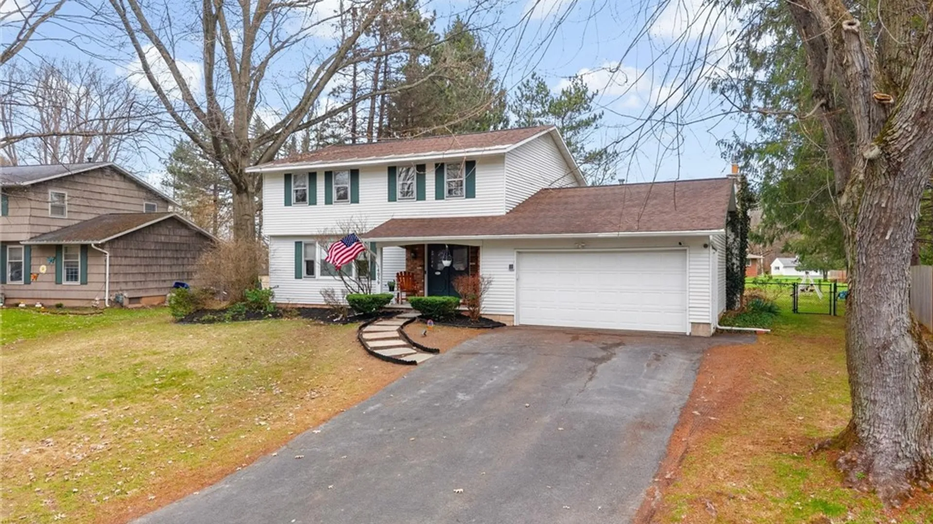 Property at 4059 Pawnee Drive, Clay, NY 13090 5