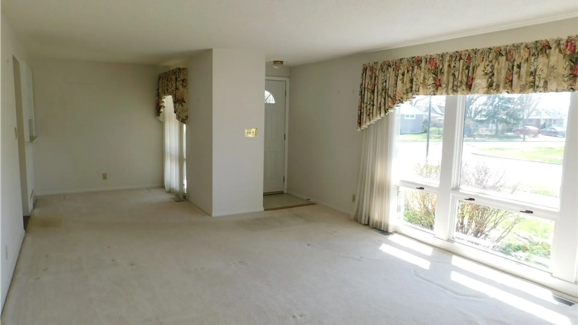 Property at 401 Glenalby Rd Road, Tonawanda, NY 14150 12