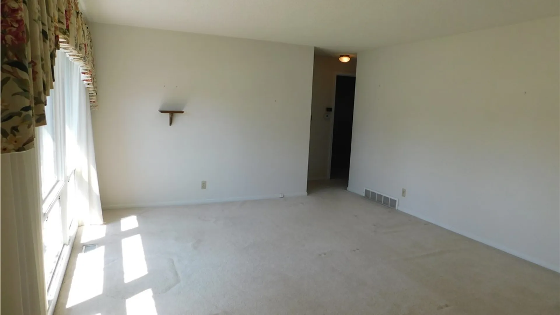 Property at 401 Glenalby Rd Road, Tonawanda, NY 14150 13