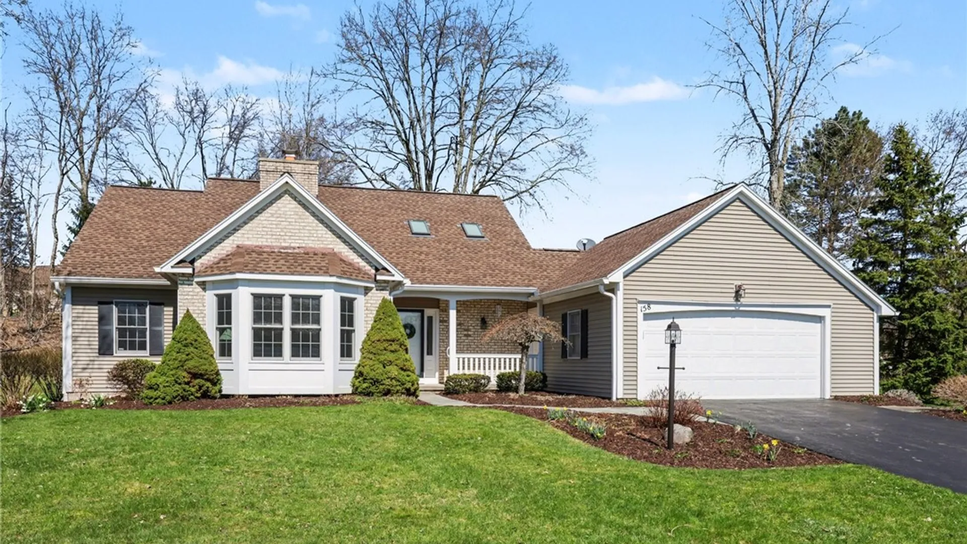 Property at 158 Eaglesfield Way, Perinton, NY 14450 2