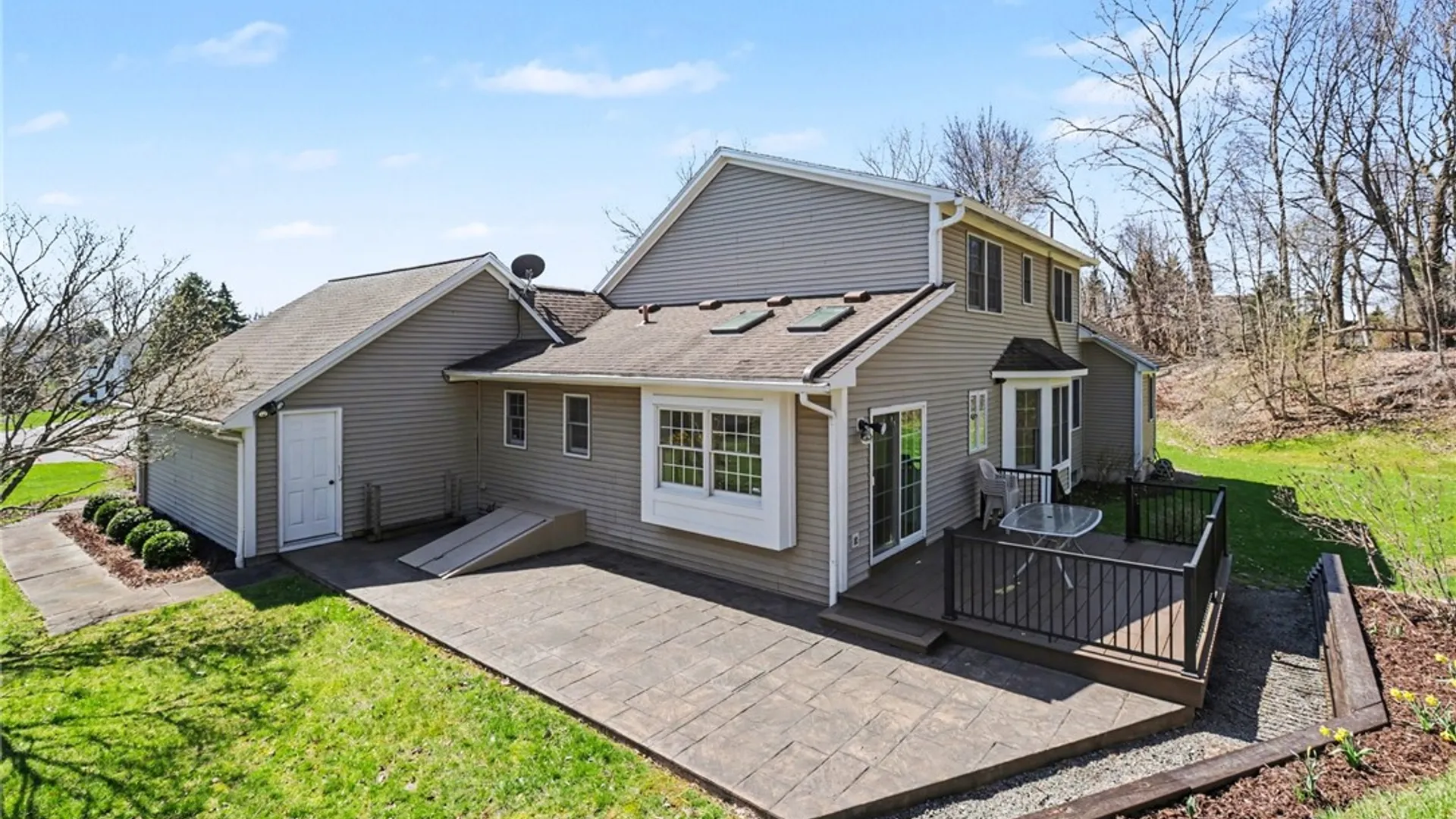 Property at 158 Eaglesfield Way, Perinton, NY 14450 26