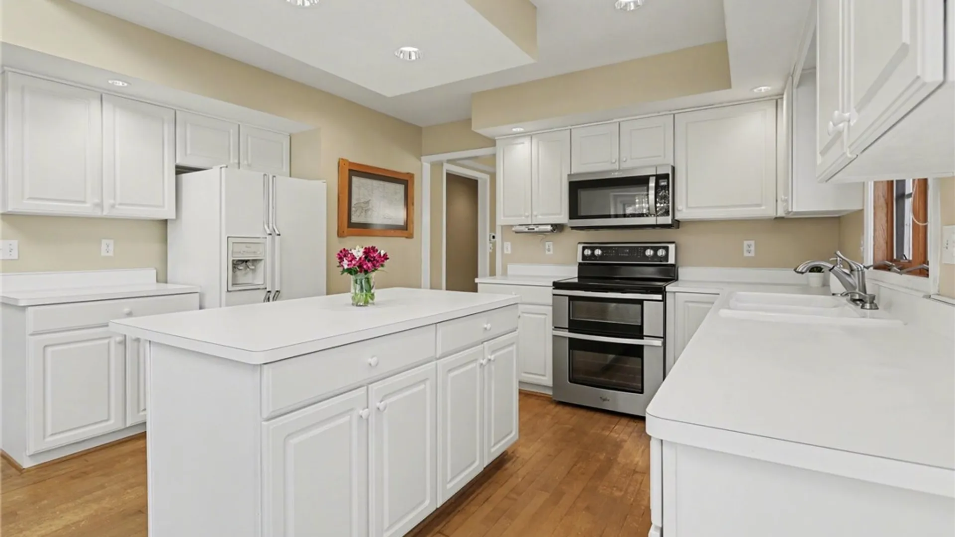 Property at 158 Eaglesfield Way, Perinton, NY 14450 8