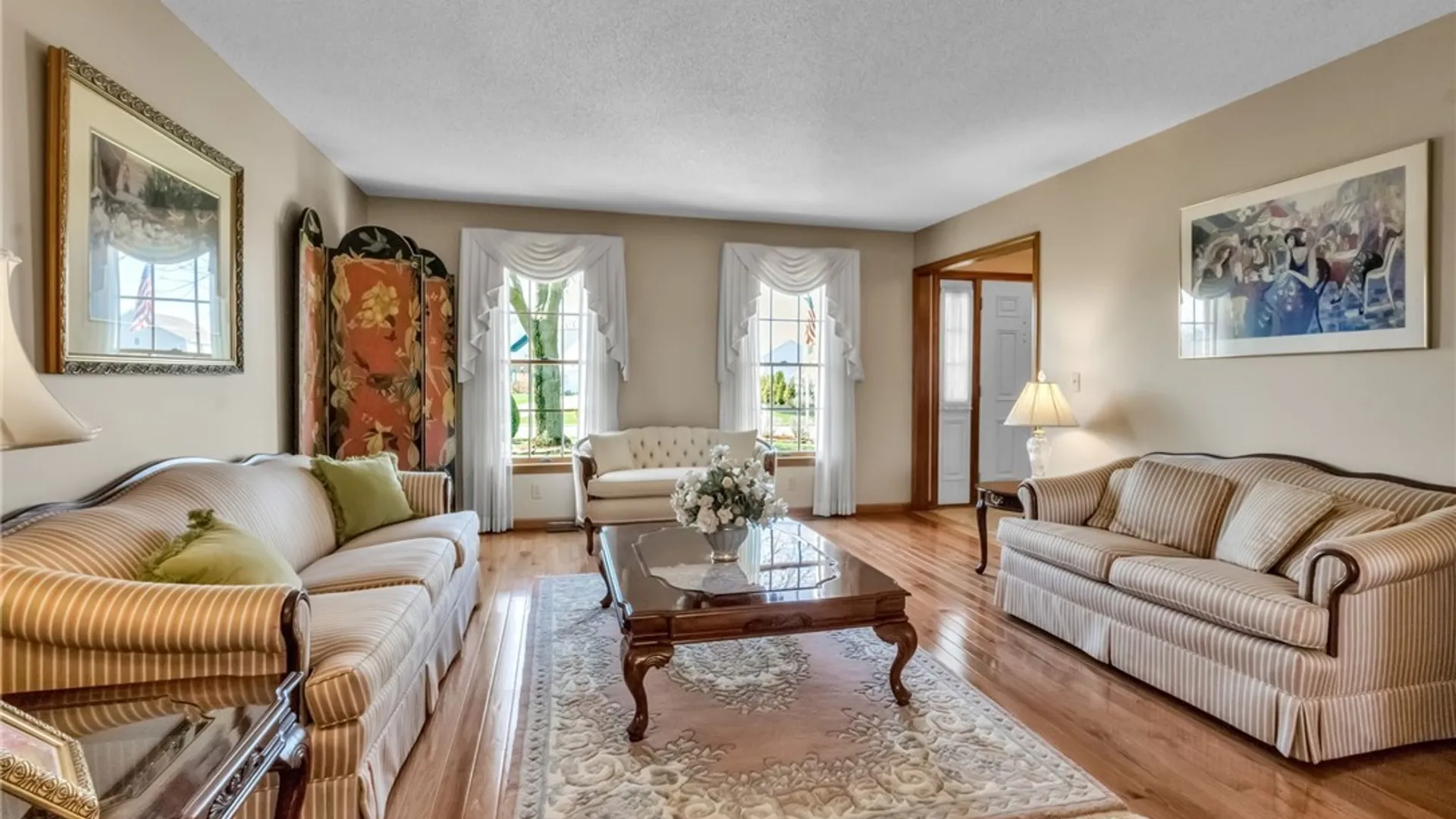 Property at 6340 Cloverleaf Circle, Clarence, NY 14051 10