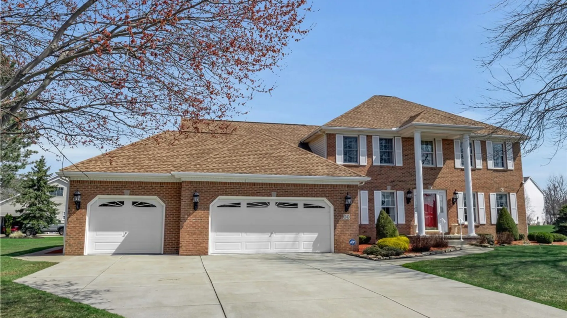 Property at 6340 Cloverleaf Circle, Clarence, NY 14051 2