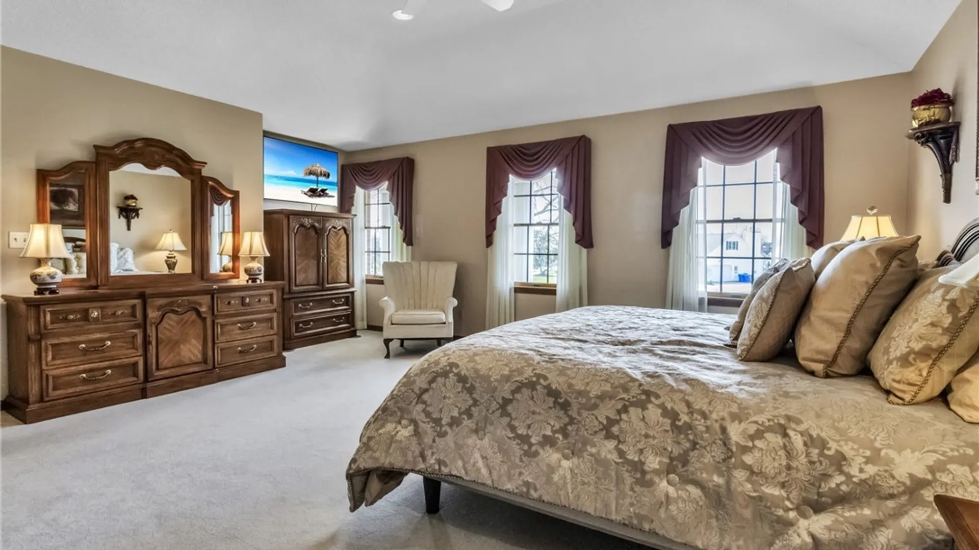 Property at 6340 Cloverleaf Circle, Clarence, NY 14051 26