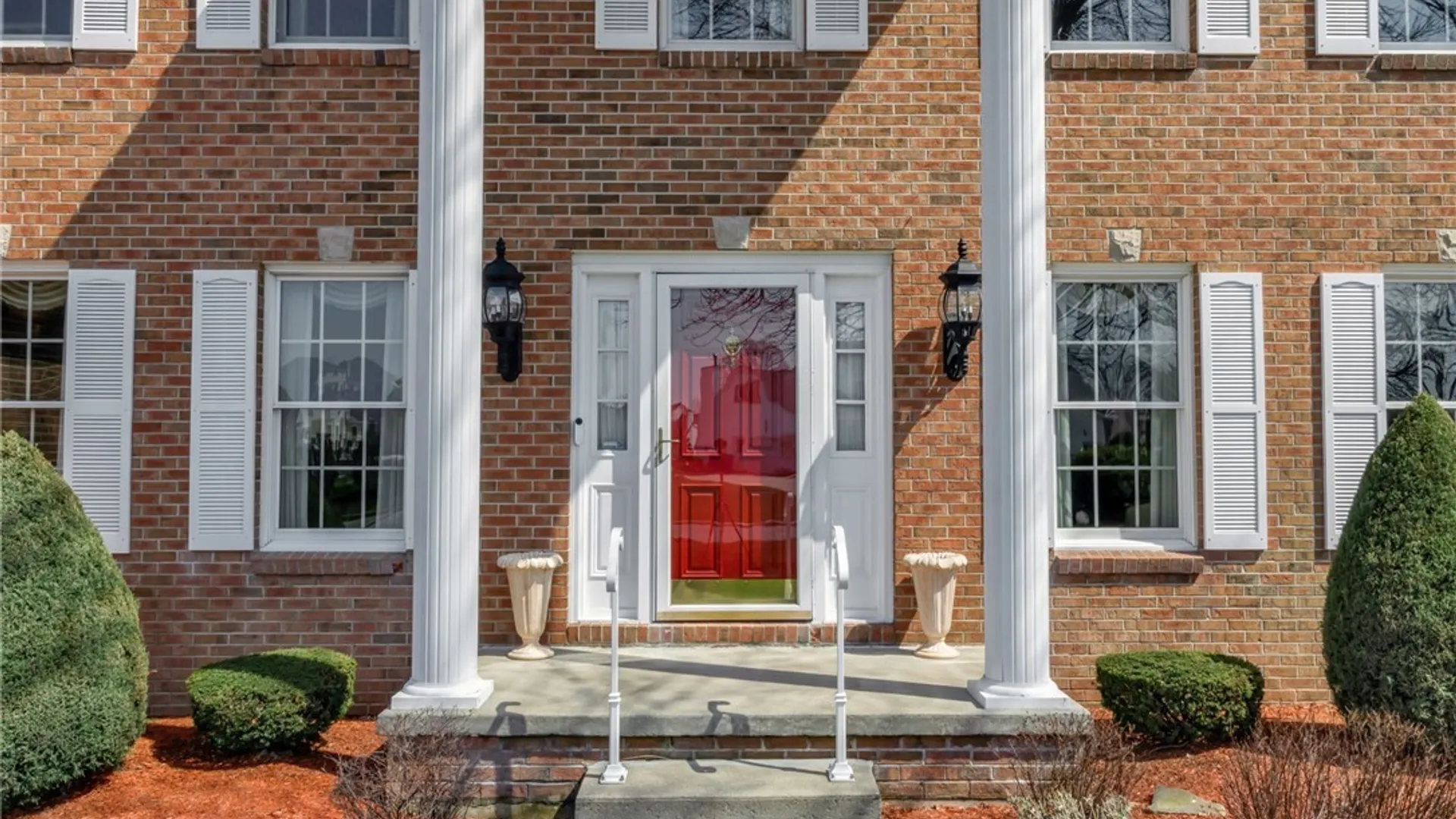 Property at 6340 Cloverleaf Circle, Clarence, NY 14051 4