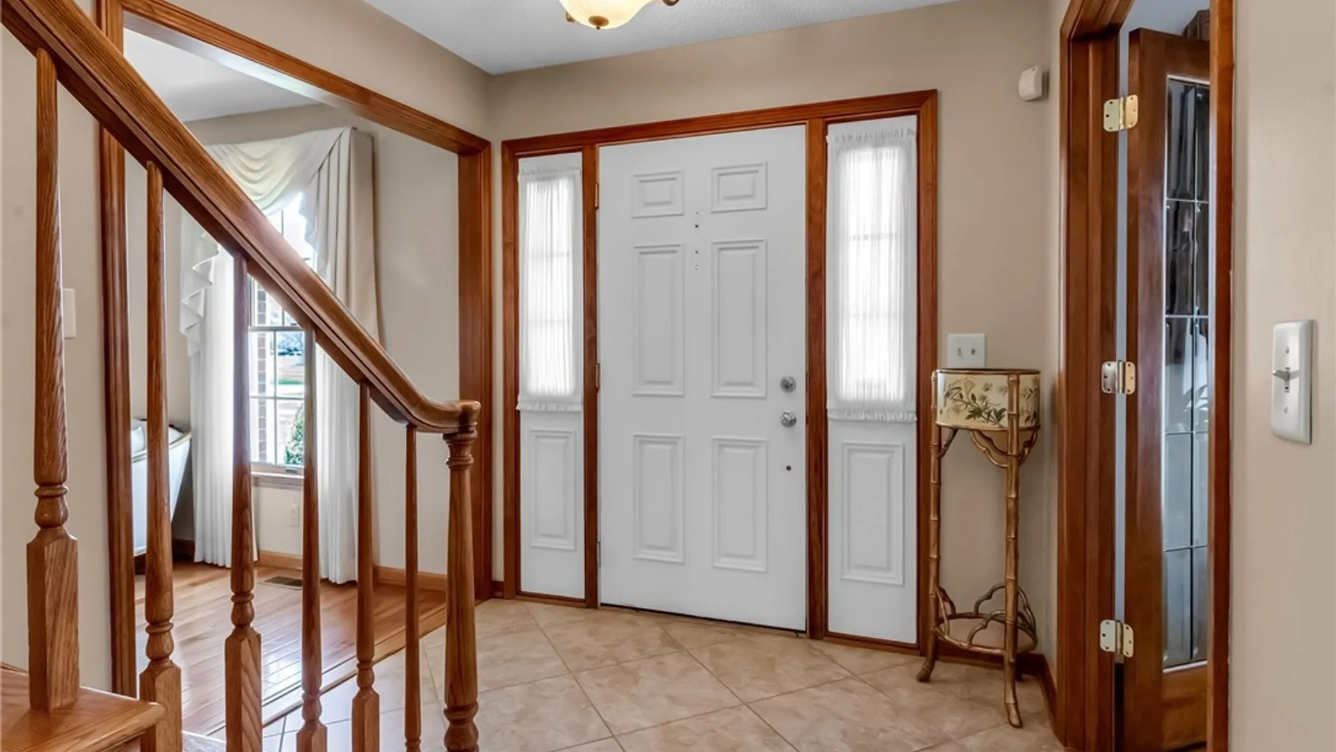 Property at 6340 Cloverleaf Circle, Clarence, NY 14051 5