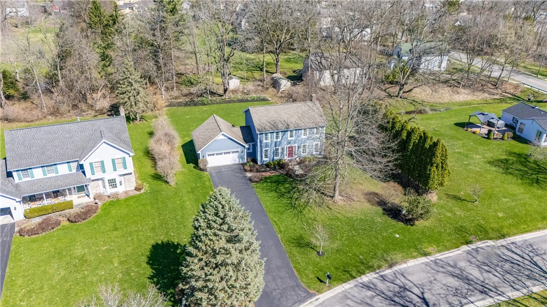 Property at 3 Stonefield Place, Mendon, NY 14472 3