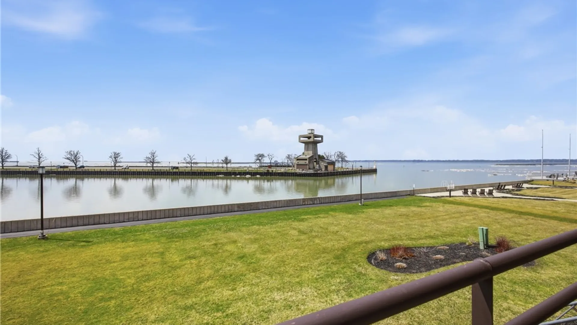 Property at 18 Marina Park, Buffalo, NY 14202 20