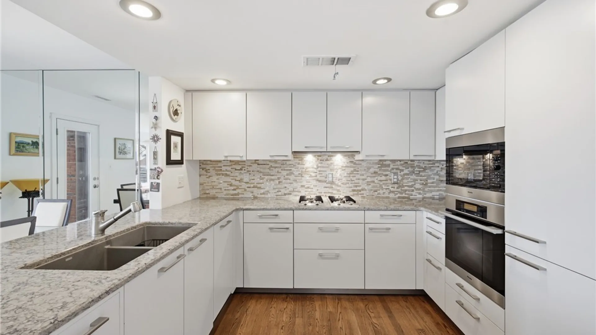 Property at 18 Marina Park, Buffalo, NY 14202 21