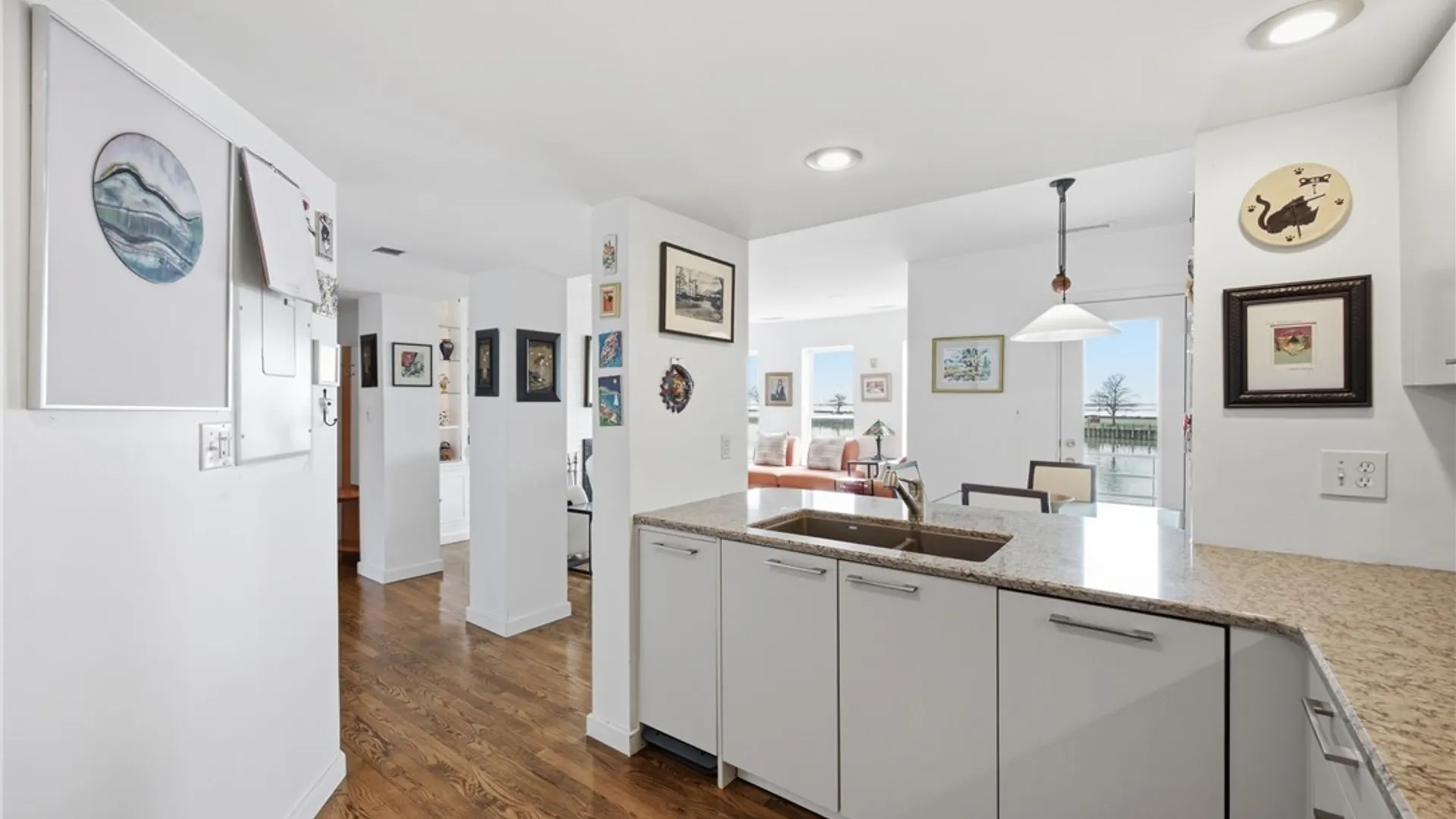 Property at 18 Marina Park, Buffalo, NY 14202 23