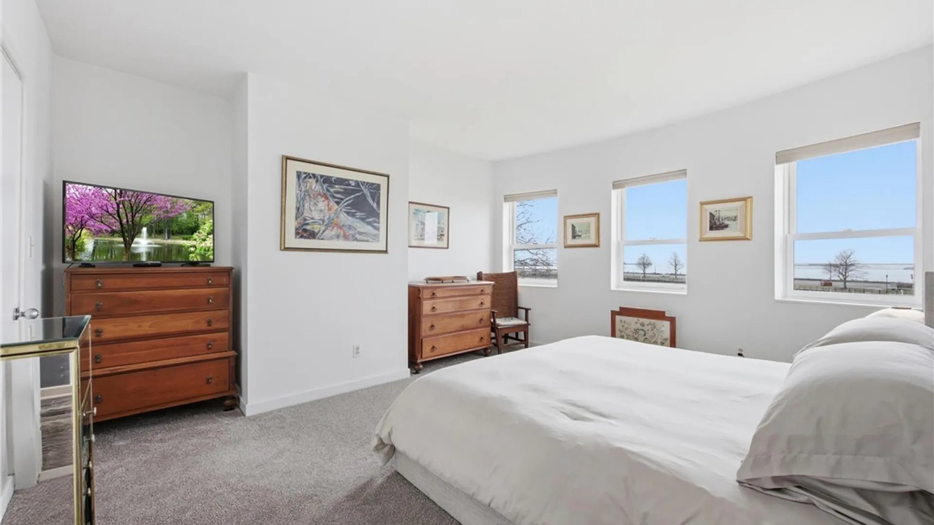 Property at 18 Marina Park, Buffalo, NY 14202 36