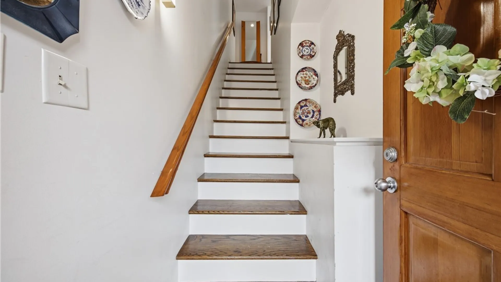 Property at 18 Marina Park, Buffalo, NY 14202 9