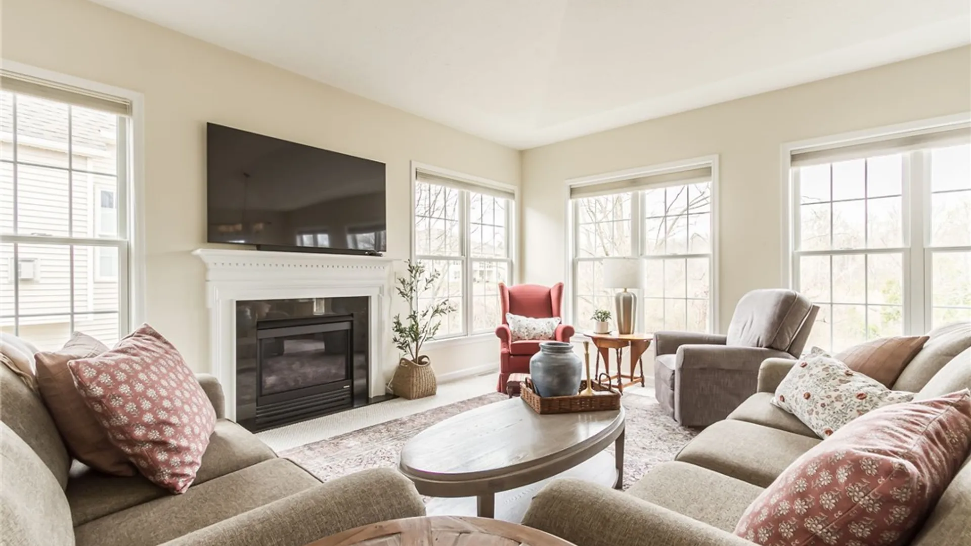 Property at 1098 Yorkshire Way, Victor, NY 14564 10