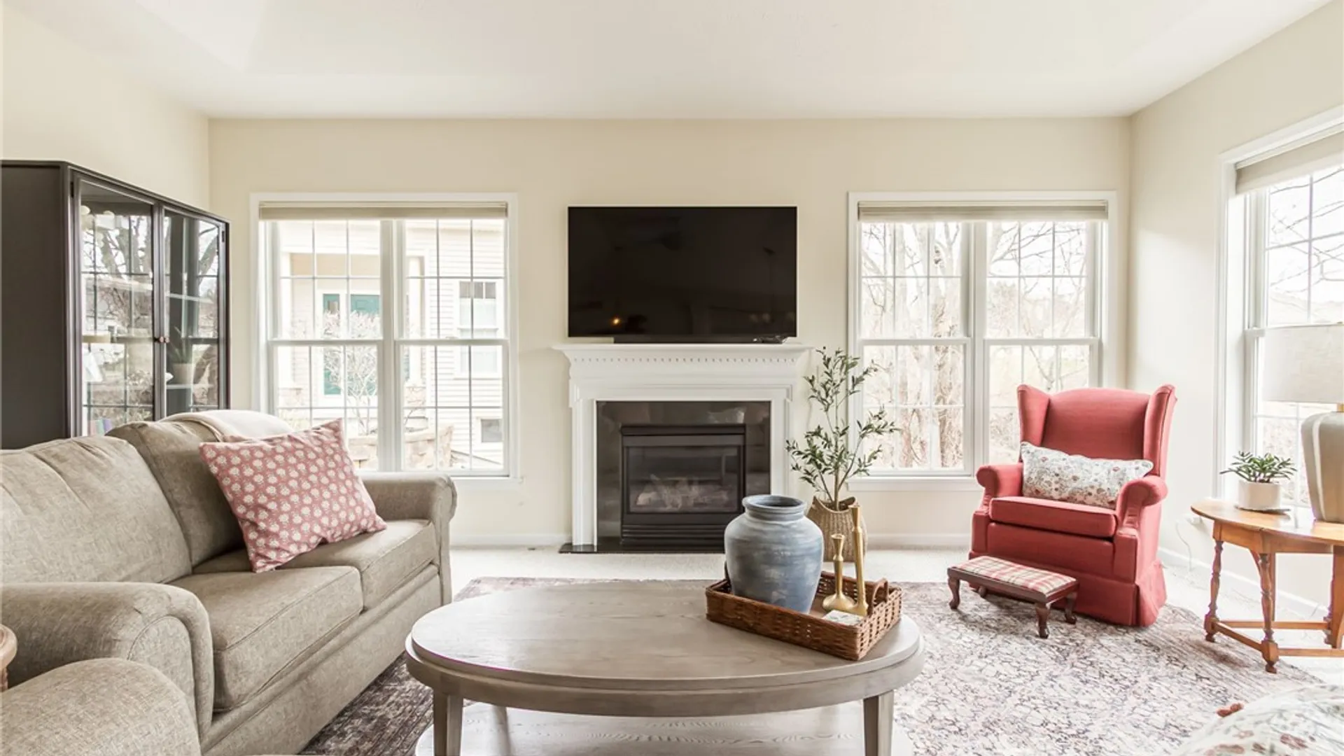 Property at 1098 Yorkshire Way, Victor, NY 14564 11