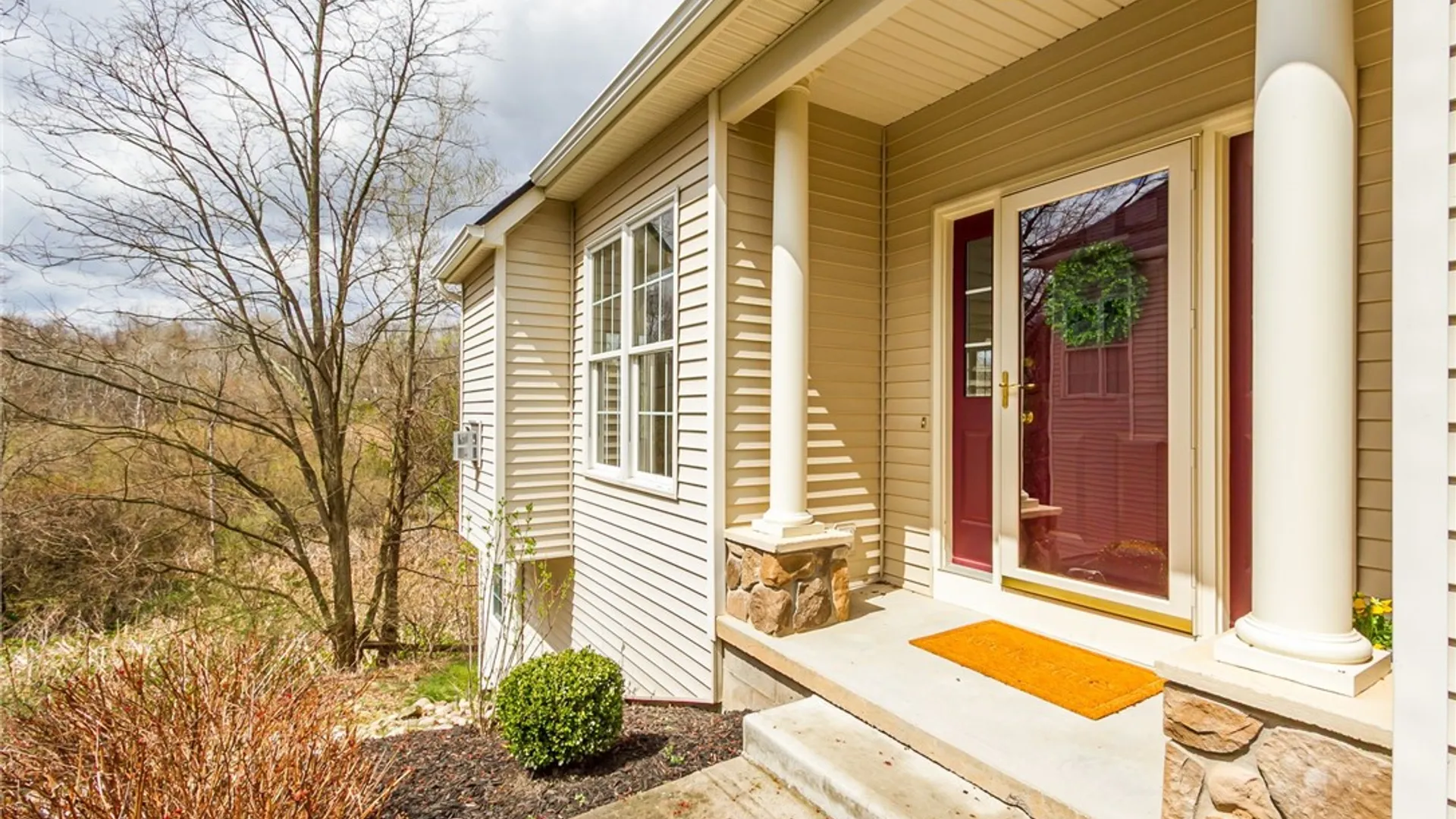 Property at 1098 Yorkshire Way, Victor, NY 14564 2