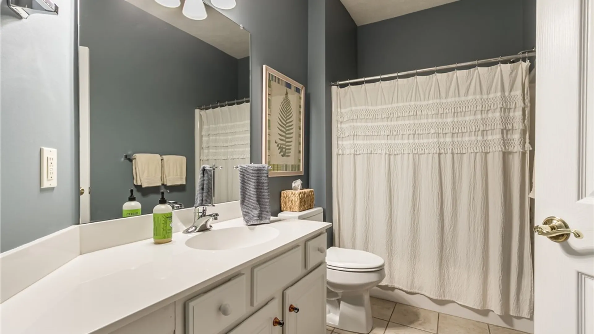 Property at 1098 Yorkshire Way, Victor, NY 14564 35