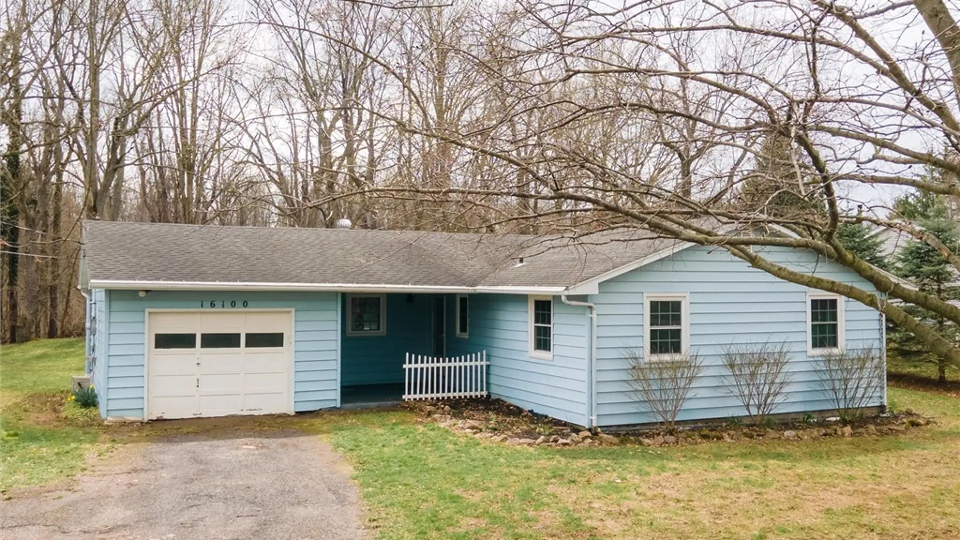 Property at 16100 Brown Schoolhouse Road, Clarendon, NY 14470 2