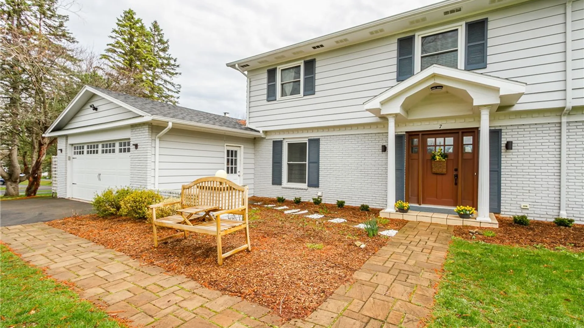Property at 7 Falconbridge Drive, Pittsford, NY 14534 2