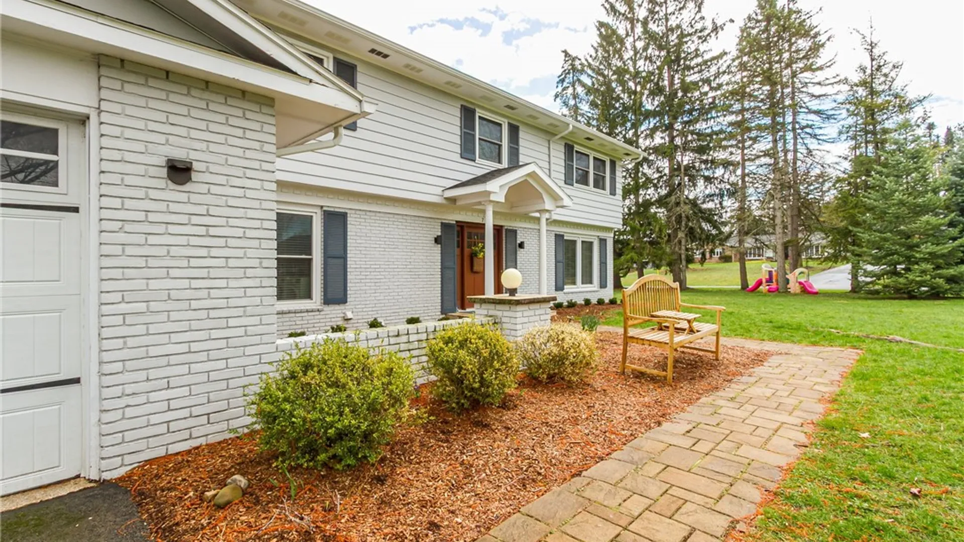 Property at 7 Falconbridge Drive, Pittsford, NY 14534 3